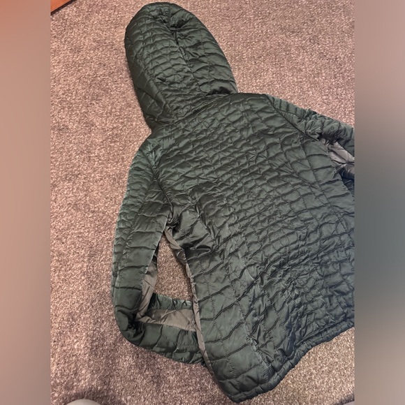 Prada puffy green winter jacket - Picture 9 of 12